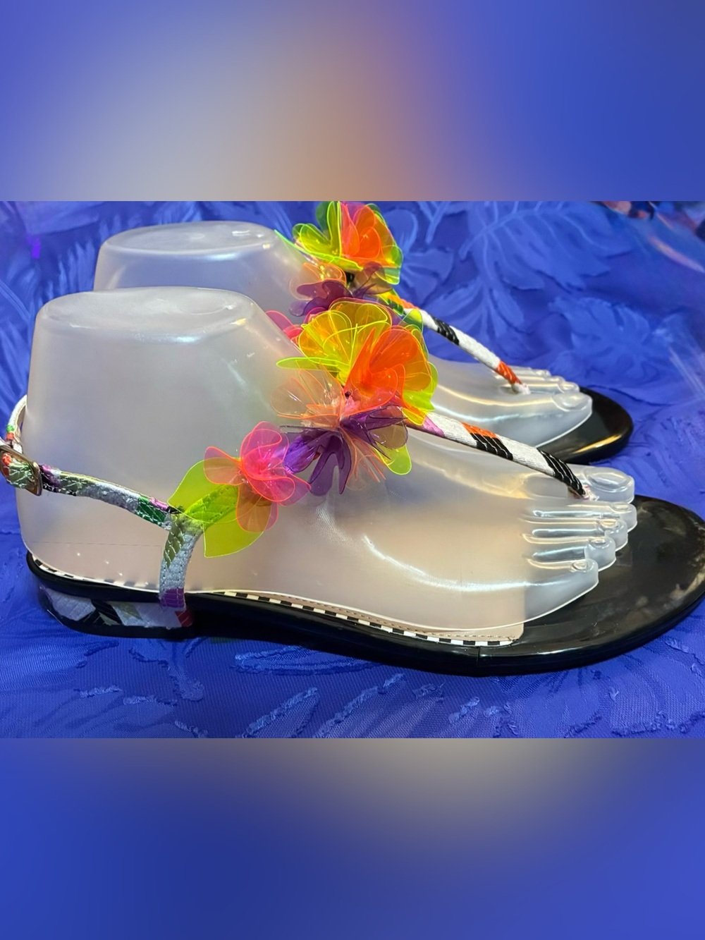 Betsey Johnson size 8 Hensly Sandals Cellophane Floral Embellishments
